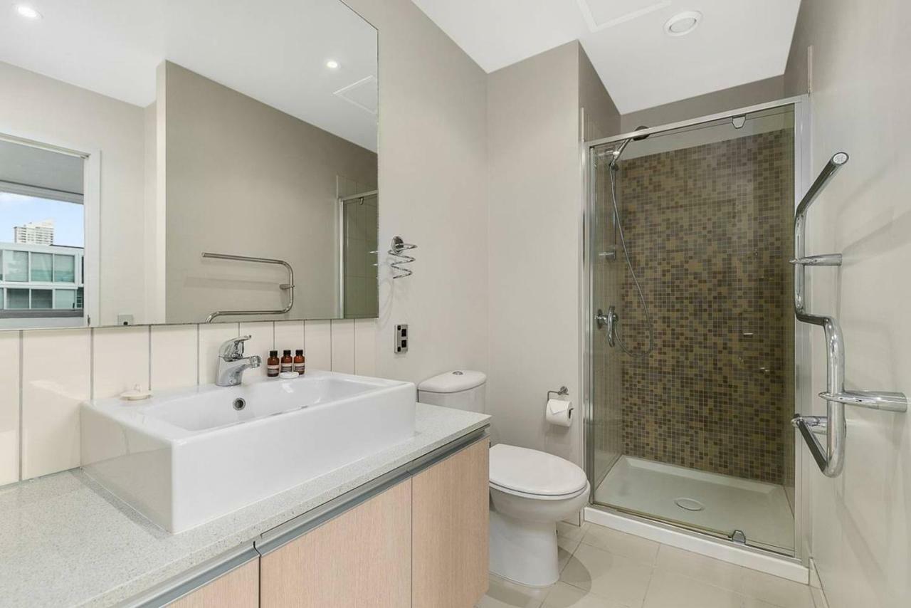 Two Bedroom Apartment - Pool, Gym & Free Parking! أوكلاند المظهر الخارجي الصورة